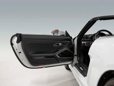 Porsche 718 Cabriolet Spyder — photo 19
