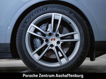 Porsche Cayenne III Turbo GT — photo 10