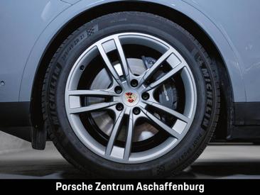 Porsche Cayenne III Turbo GT — photo 11