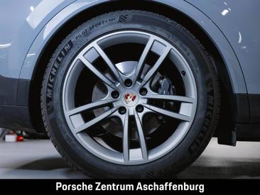 Porsche Cayenne III Turbo GT — photo 12