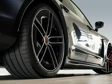 Porsche Taycan Turbo S — photo 6