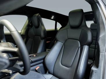 Porsche Taycan Turbo S — photo 12