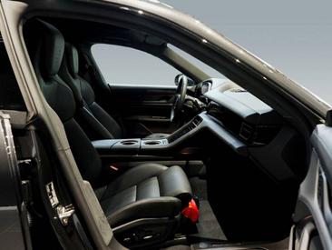 Porsche Taycan Turbo S — photo 15