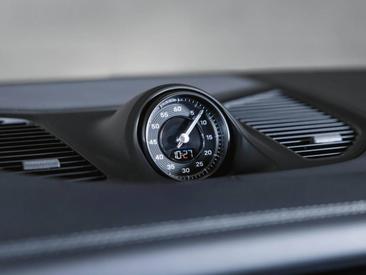 Porsche Cayenne III Turbo GT — photo 36