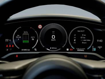 Porsche Taycan Turbo S — photo 17