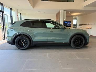 Porsche Cayenne E4 Electric — photo 6
