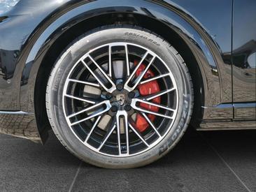 Porsche Cayenne E4 Turbo Electric — photo 9