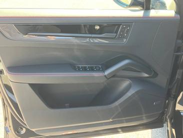 Porsche Cayenne III Turbo GT — photo 23
