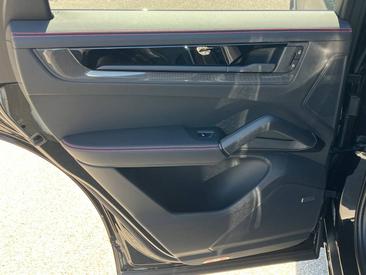 Porsche Cayenne III Turbo GT — photo 29