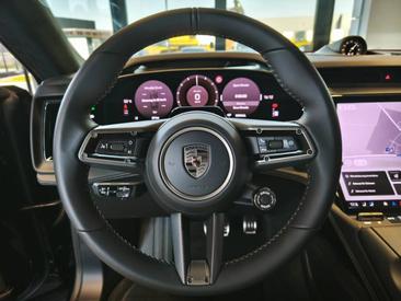 Porsche Cayenne E4 Turbo Electric — photo 19