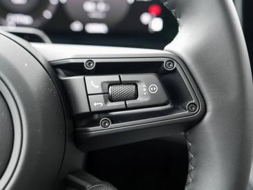 Porsche Cayenne E4 Electric — photo 15