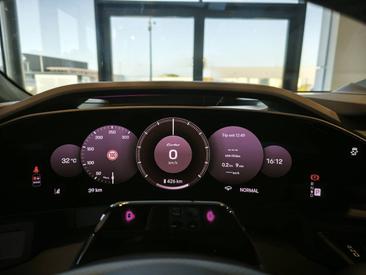 Porsche Cayenne E4 Turbo Electric — photo 20