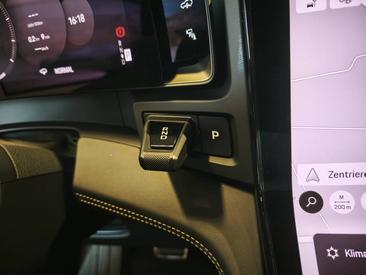 Porsche Cayenne E4 Turbo Electric — photo 21