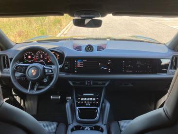 Porsche Cayenne III Turbo GT — photo 34