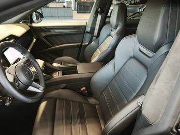 Porsche Cayenne E4 Turbo Electric — photo 22