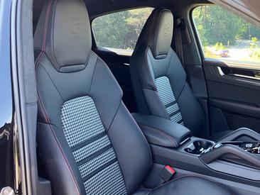 Porsche Cayenne III Turbo GT — photo 35