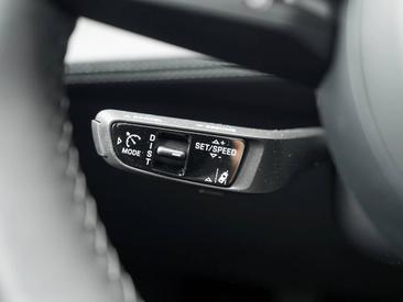 Porsche Cayenne E4 Electric — photo 19