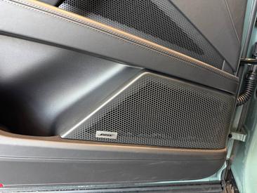 Porsche Cayenne E4 Electric — photo 20