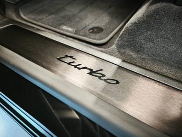 Porsche Cayenne E4 Turbo Electric — photo 26