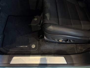 Porsche Cayenne E4 Electric — photo 21
