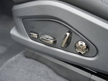 Porsche Cayenne E4 Electric — photo 24