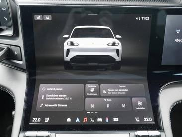Porsche Cayenne E4 Electric — photo 25
