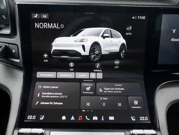 Porsche Cayenne E4 Electric — photo 26