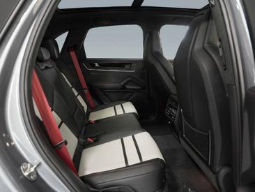 Porsche Cayenne III Turbo GT — photo 16