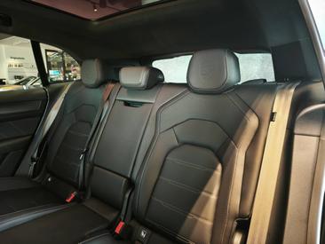 Porsche Cayenne E4 Turbo Electric — photo 32