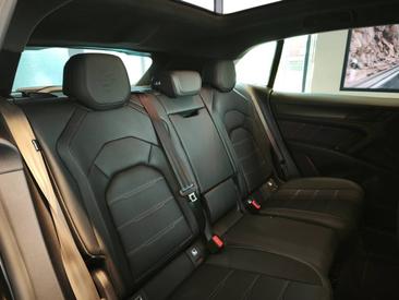 Porsche Cayenne E4 Turbo Electric — photo 33