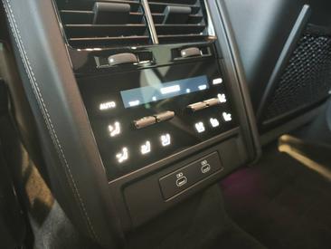 Porsche Cayenne E4 Turbo Electric — photo 34