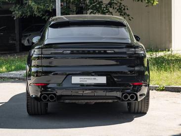 Porsche Cayenne III Turbo E-Hybrid Coupé — photo 5