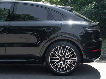 Porsche Cayenne III Turbo E-Hybrid Coupé — photo 8