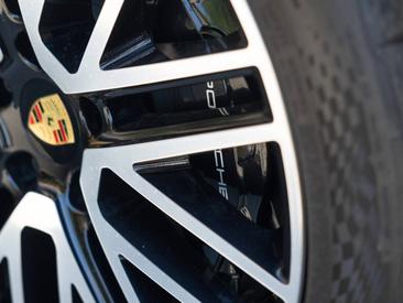 Porsche Cayenne III Turbo E-Hybrid Coupé — photo 9