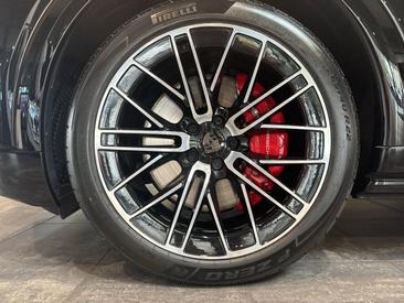 Porsche Cayenne E4 Turbo Electric — photo 6