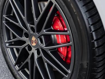 Porsche Cayenne III Turbo GT — photo 10