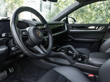 Porsche Cayenne III Turbo E-Hybrid Coupé — photo 11