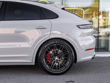 Porsche Cayenne III Turbo GT — photo 13