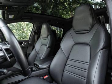Porsche Cayenne III Turbo E-Hybrid Coupé — photo 12