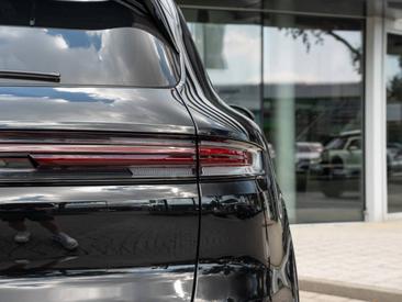 Porsche Cayenne III Turbo GT — photo 13
