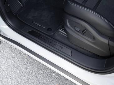 Porsche Cayenne III Turbo GT — photo 15