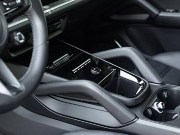Porsche Cayenne III Turbo E-Hybrid Coupé — photo 16