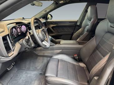 Porsche Cayenne E4 Turbo Electric — photo 14