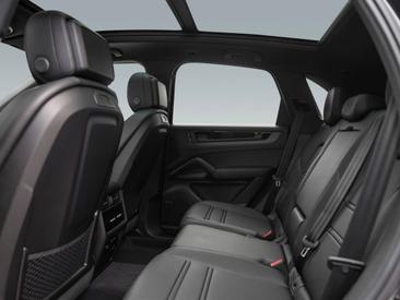 Porsche Cayenne III Turbo GT — photo 16
