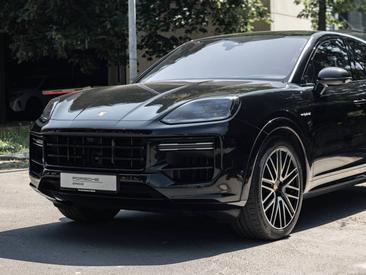 Porsche Cayenne III Turbo E-Hybrid Coupé — photo 17