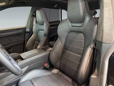 Porsche Cayenne E4 Turbo Electric — photo 15