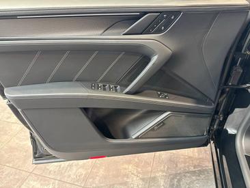 Porsche Cayenne E4 Turbo Electric — photo 18