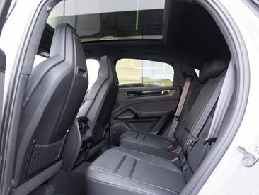 Porsche Cayenne III Turbo GT — photo 22