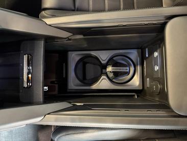 Porsche Cayenne E4 Turbo Electric — photo 22