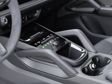 Porsche Cayenne III Turbo GT — photo 26